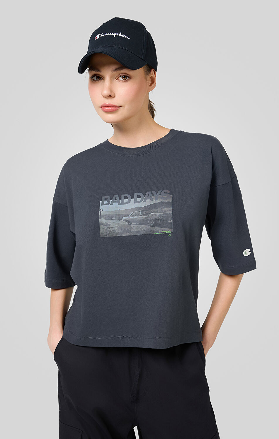 Eco Future Kadın Gri Loose Fit SS Tee | Champion Türkiye