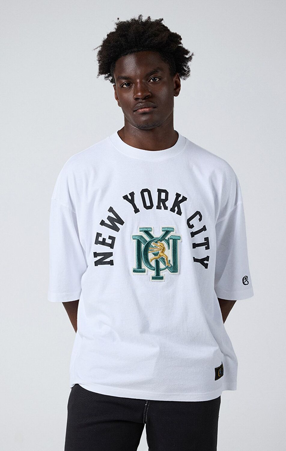 トップス BACK LOGO CREW SWEAT SHIRTS M Archive Erkek Beyaz Boxy Fit Crewneck T-Shirt | Champion Türkiye