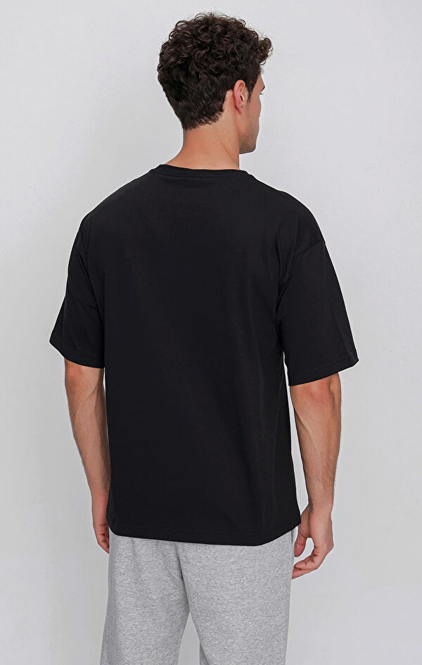 T T-Shirt