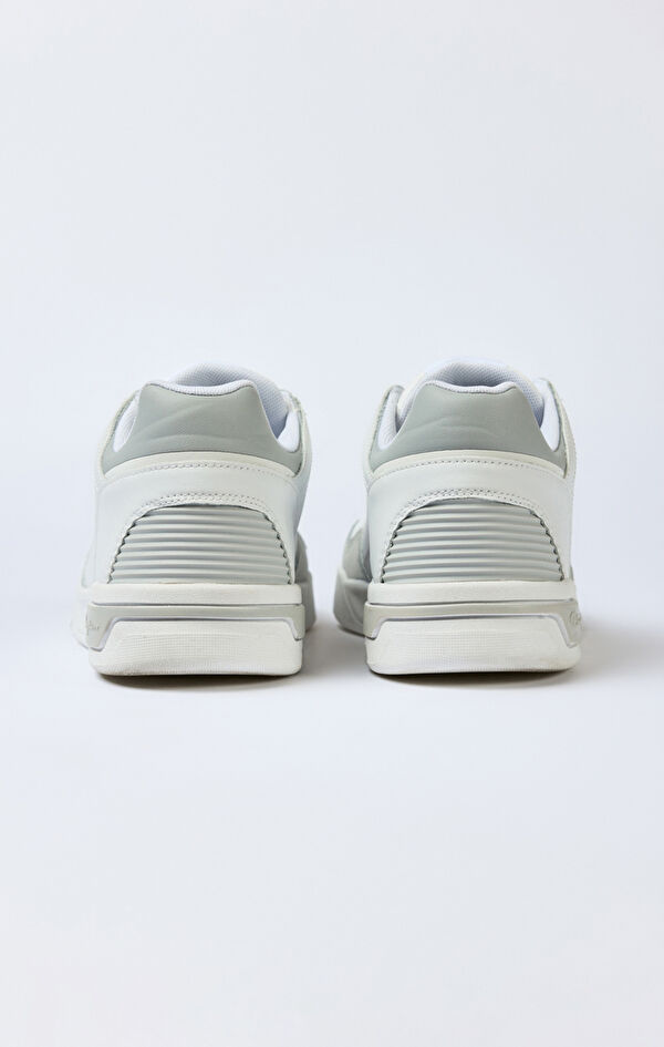 3 On Low Cut Shoe