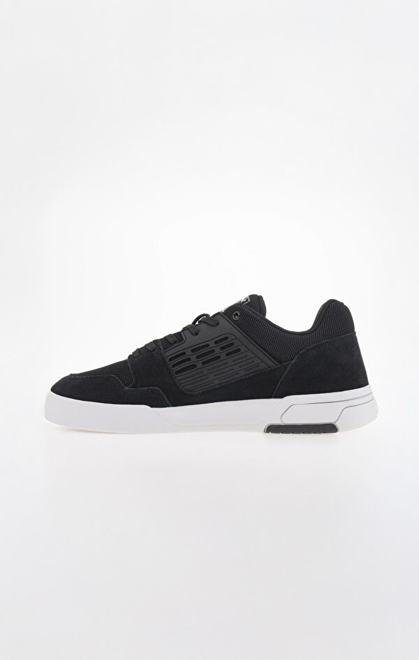 3 On Low Cut Shoe
