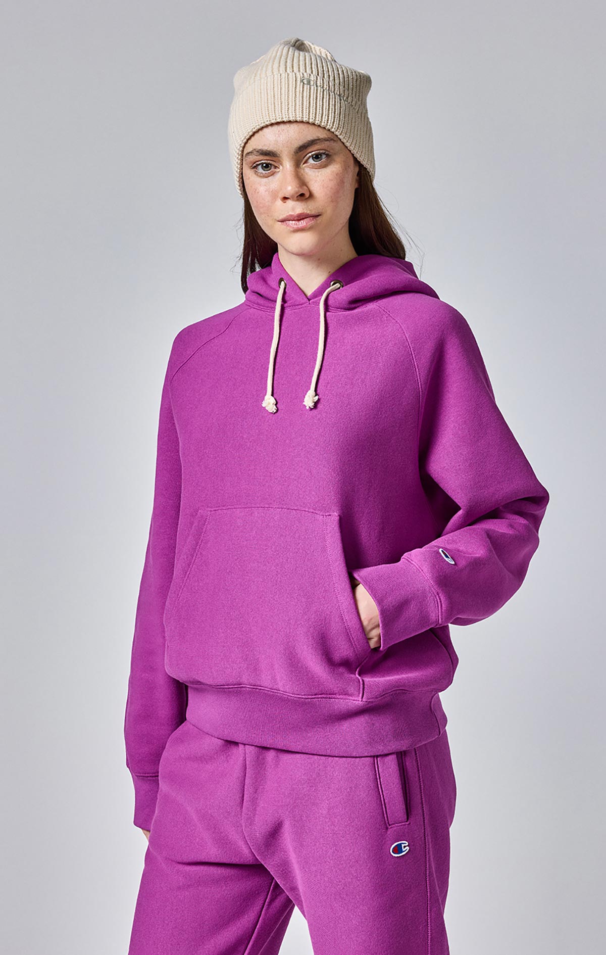 Reverse Weave Kadın Mor Custom Fit Hooded Sweatshirt | Champion