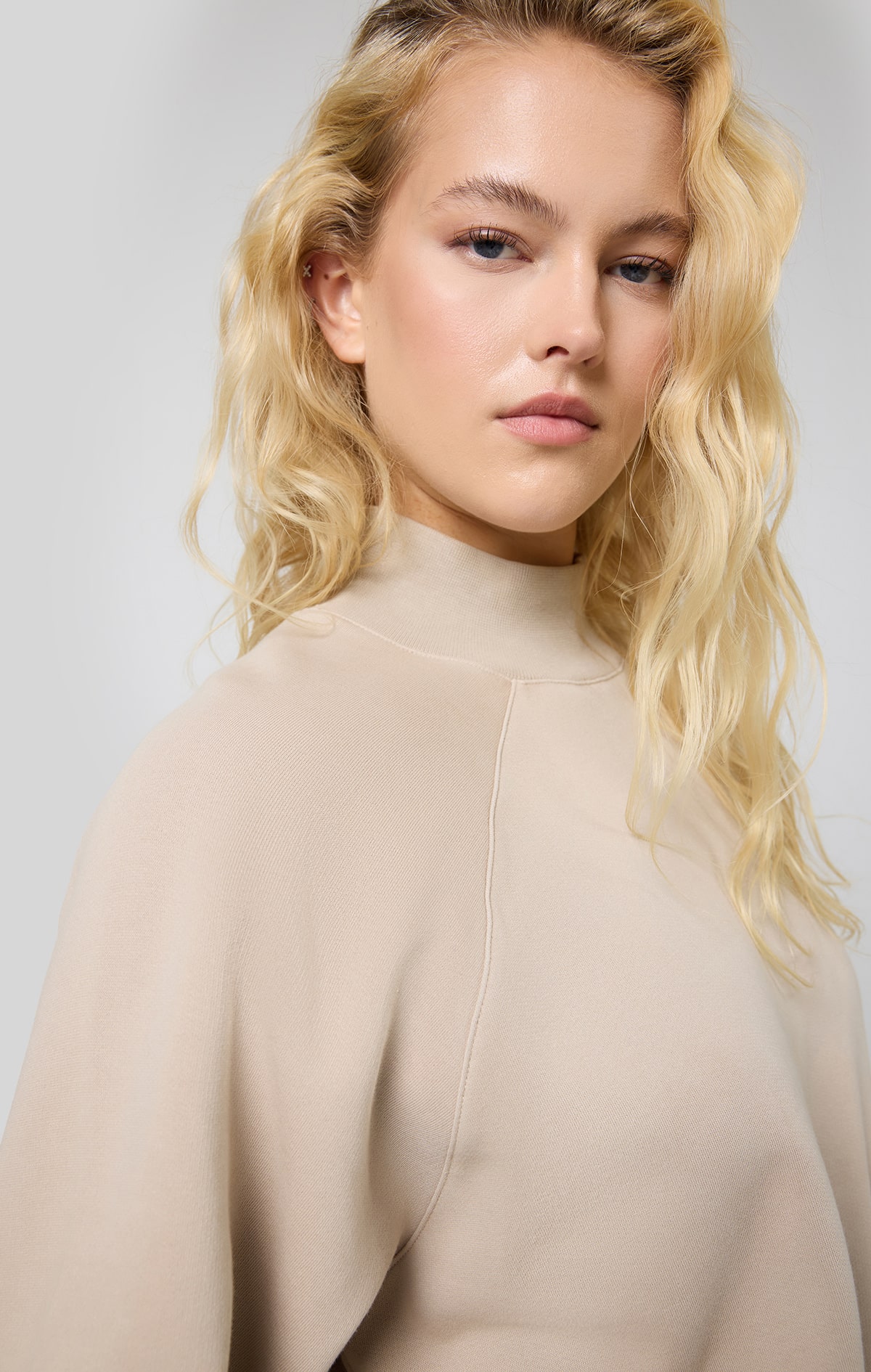 Vintage Wash Kadın Siyah Loose Fit Mock Turtle Neck Long Sleeves Vintage Wash Kadın Siyah Loose Fit Mock Turtle Neck Long Sleeves