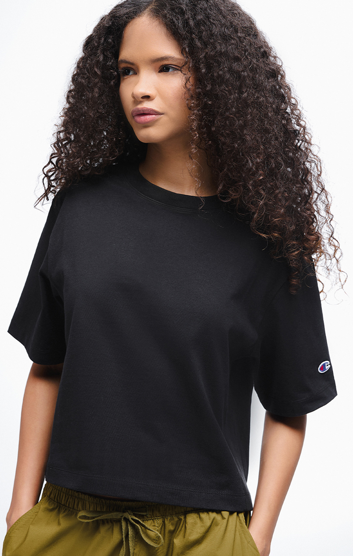 Reverse Weave Core Kadın Siyah Standard Fit Crop SS Tee | Champion