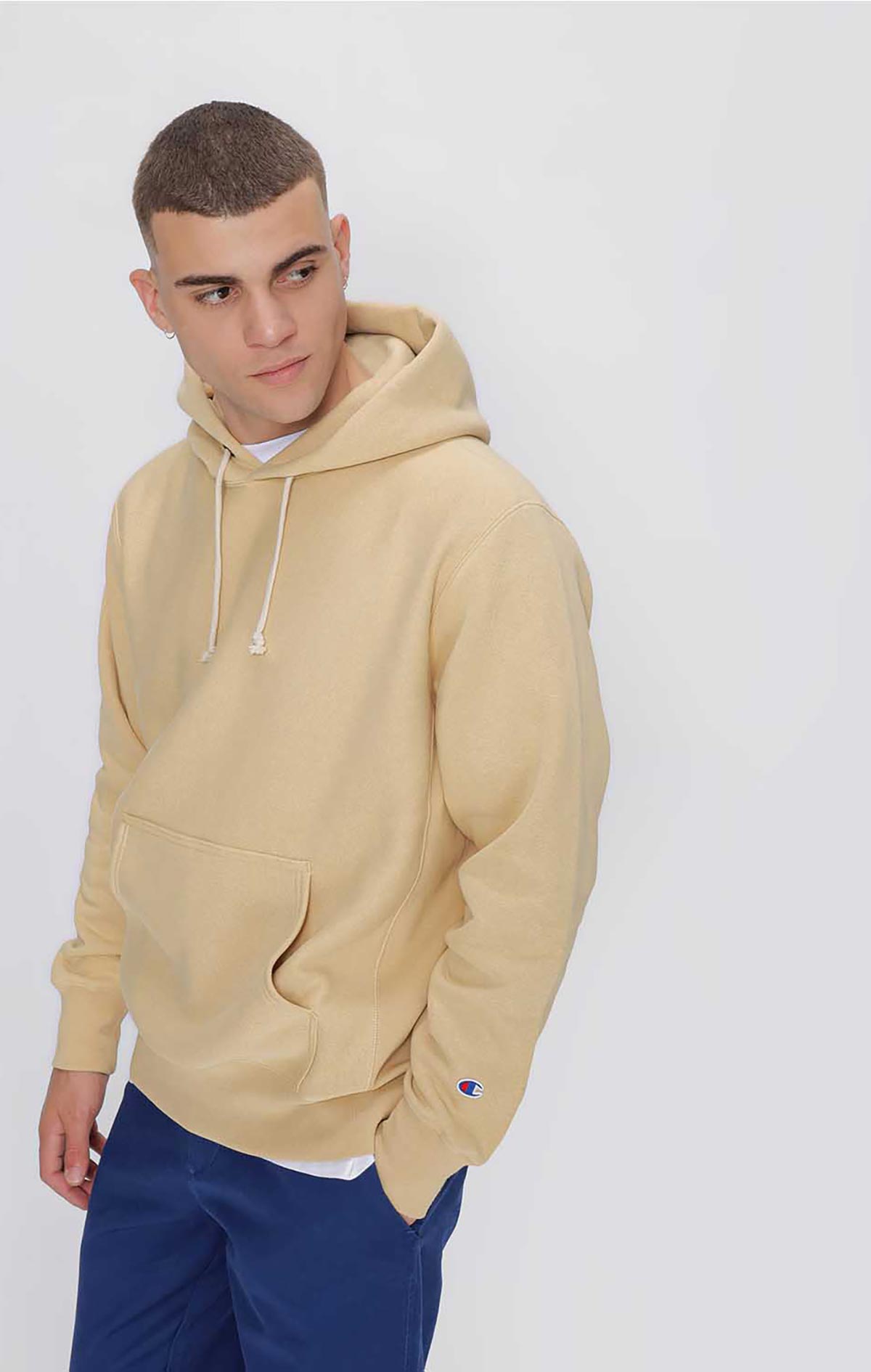 Reverse Weave Erkek Bej Custom Fit Hooded Sweatshirt | Champion