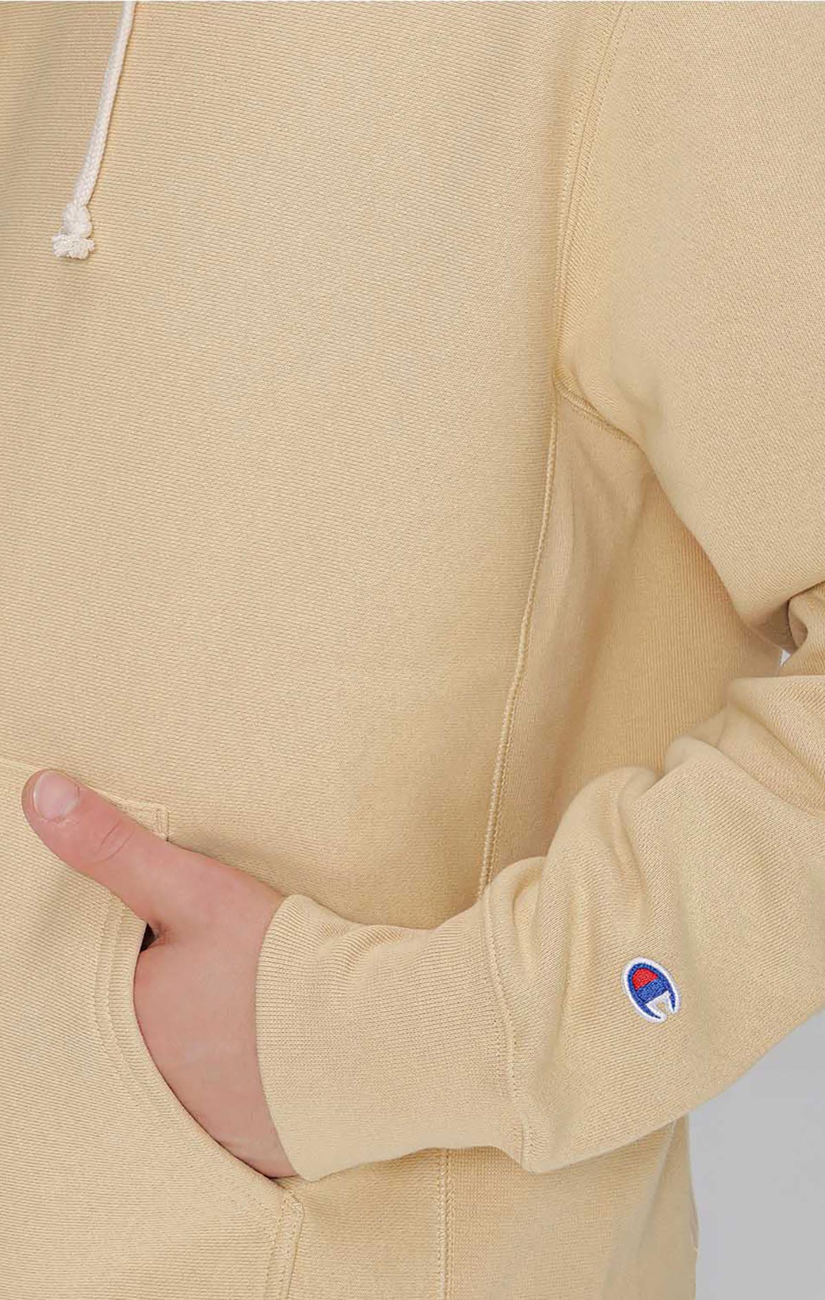 Reverse Weave Erkek Bej Custom Fit Hooded Sweatshirt | Champion